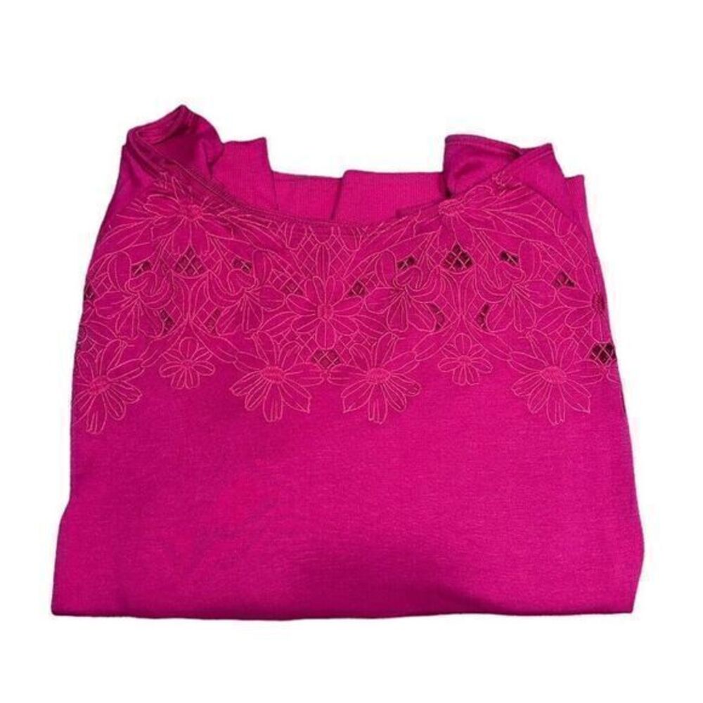 Torrid Top Womens 3X Red 3/4 Sleeves Embroidered Neckline Blouse Pullover